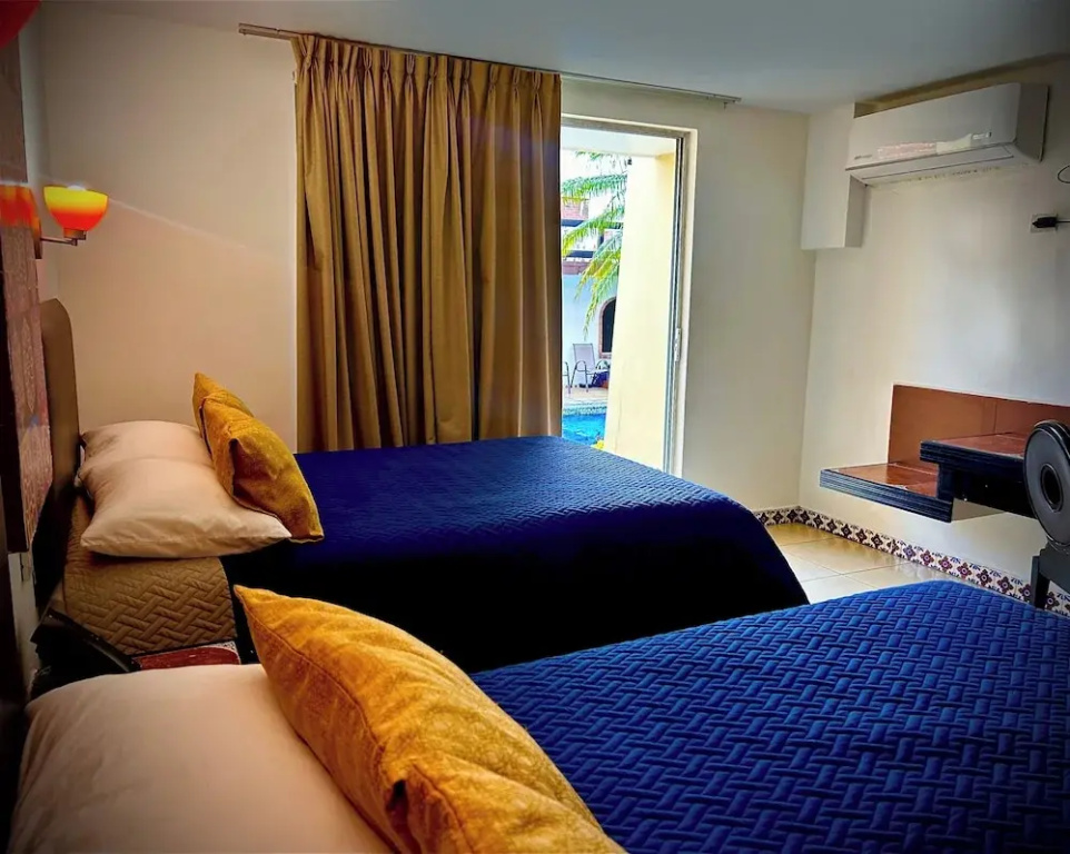 Superior Quadruple room with pool view