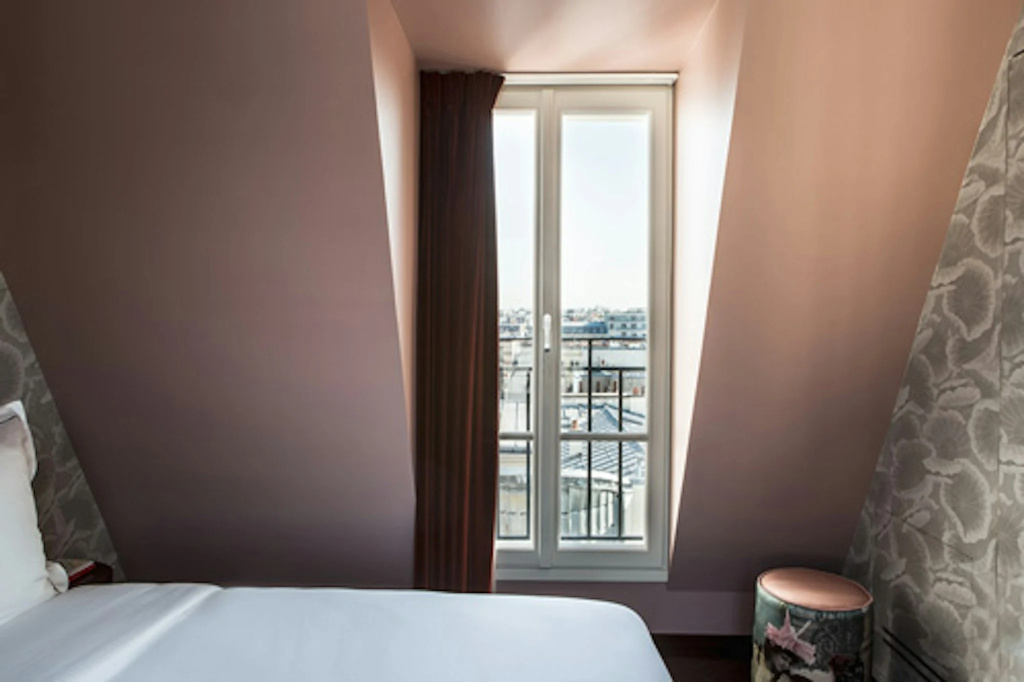 Hôtel du Rond-Point des Champs-Élysées 24