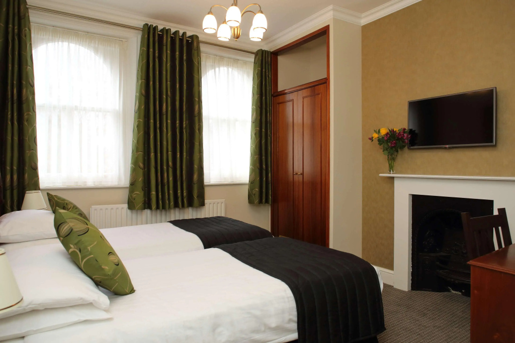 Kensington Gardens Hotel — фото
