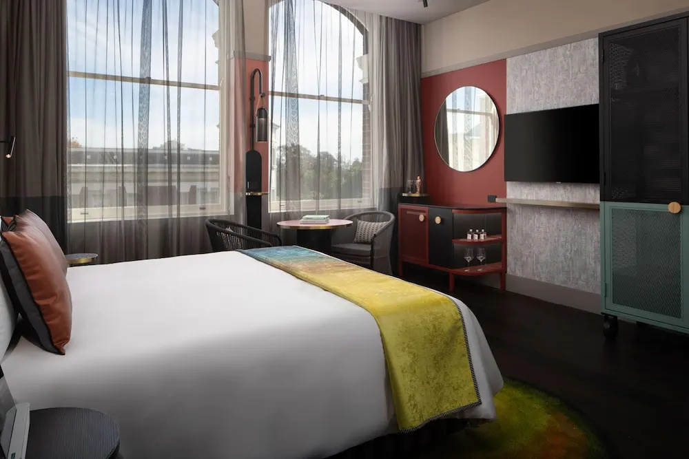 Comfort room