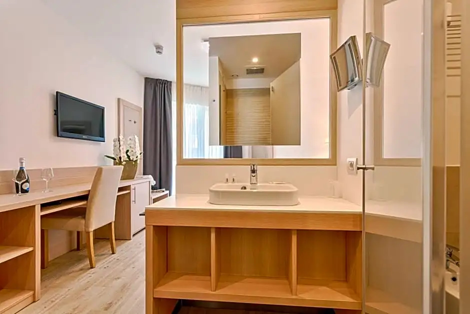 Comfort room