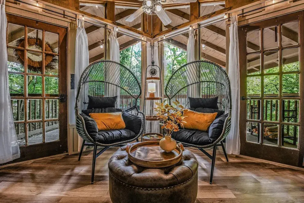 Light'n Bug Bungalow 1 Bedroom Cabin by RedAwning