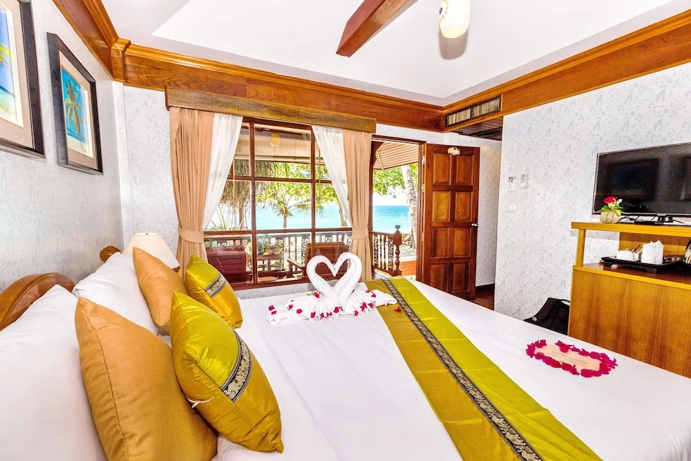 Бунгало рядом с пляжем в Lamai Coconut Beach Resort