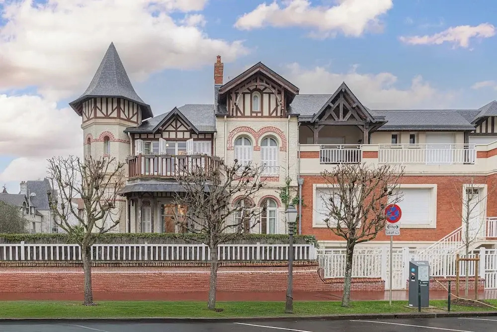 Spacious House - AC- 5br-12p- Deauville
