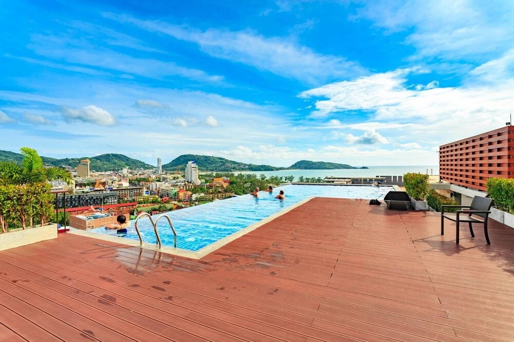 U606 - Convenient Patong Apartment for 3 People With Pool and gym