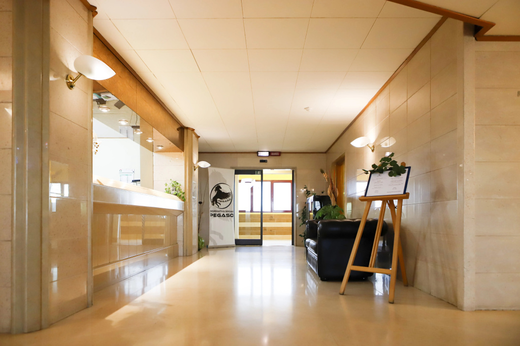 Lobby & Reception