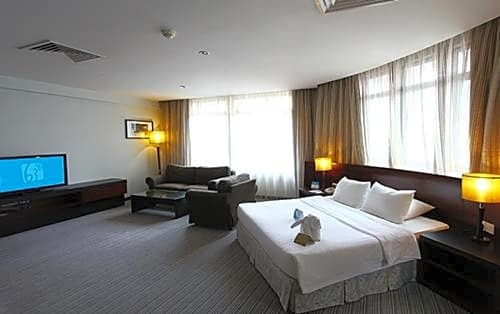 Hotel Sixty3
