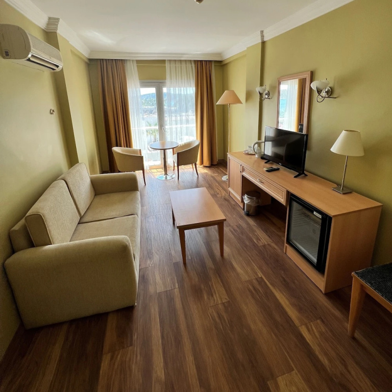 Deluxe Apartment
