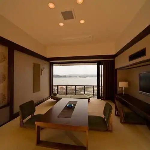 Standard room with lake view