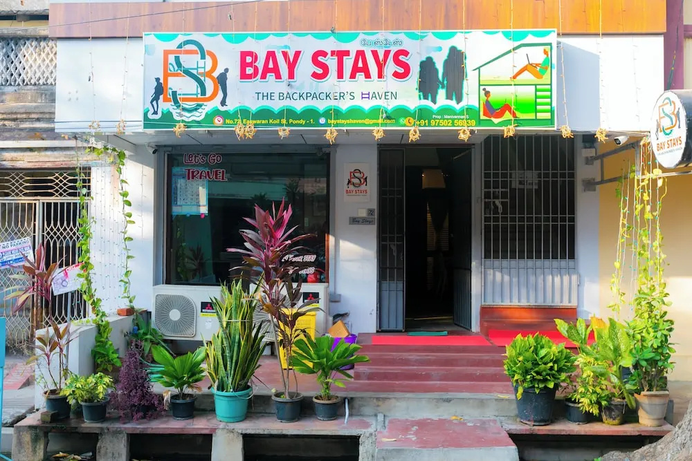 Roscotel Bay Stays 2BHK Near White Town