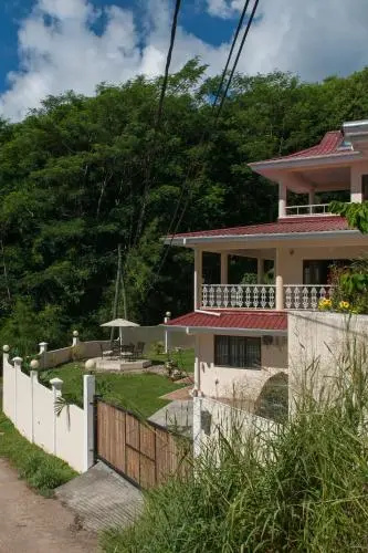 Charlotte Villa