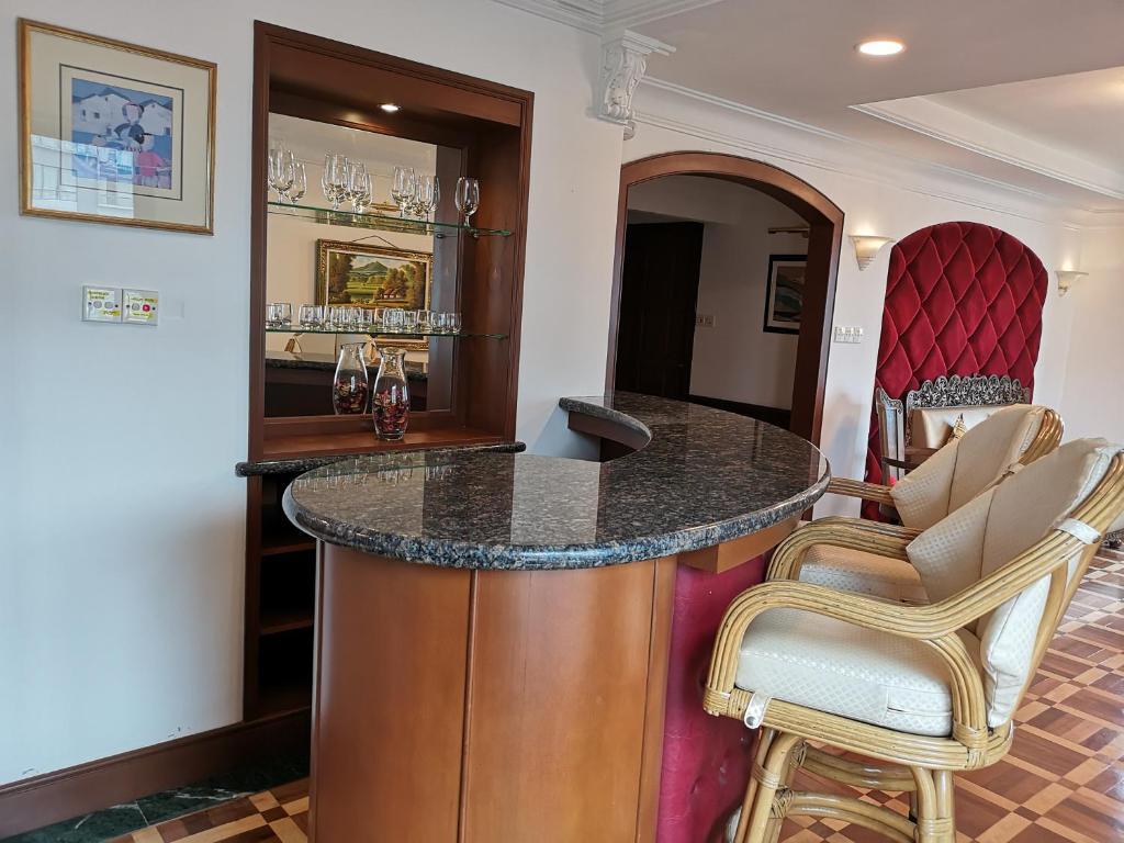 Marina Court Luxury Penthouse