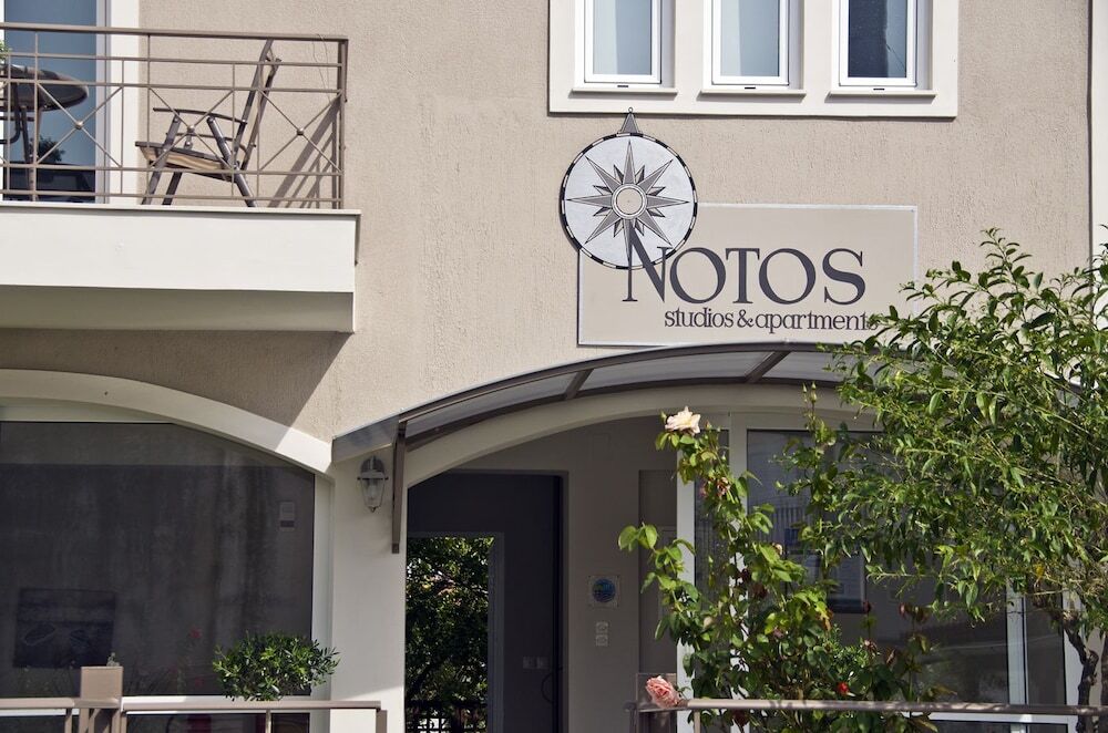 Notos Luxury Studios 