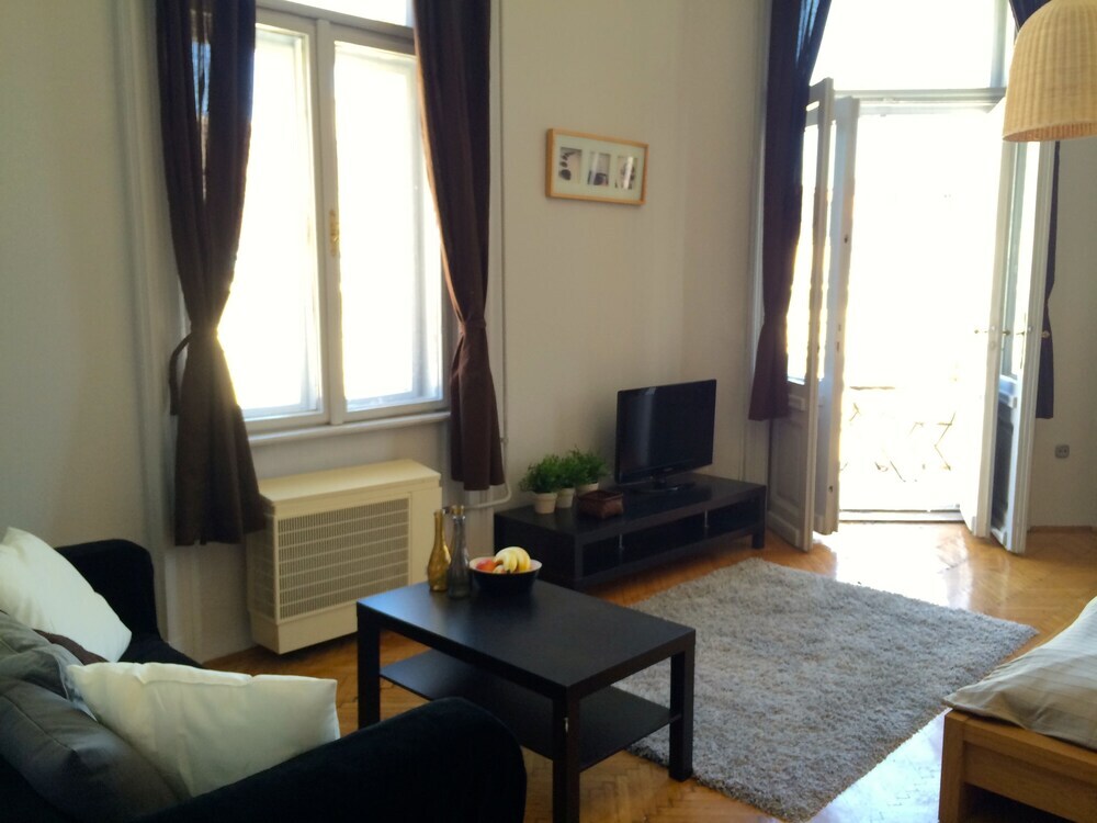 gallery_image_hidden_5