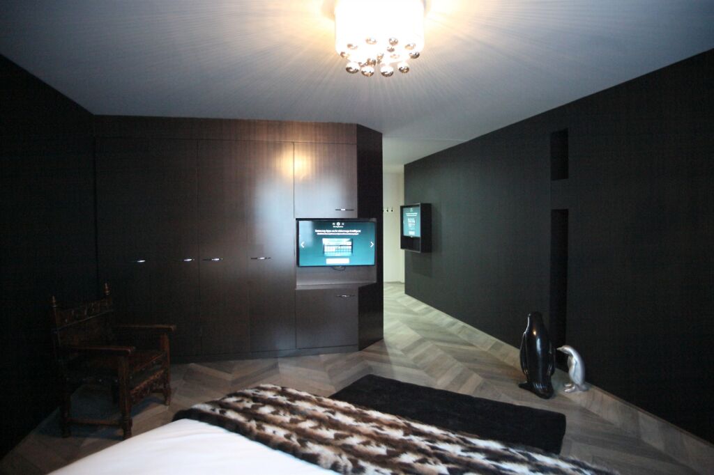 gallery_image_hidden_21