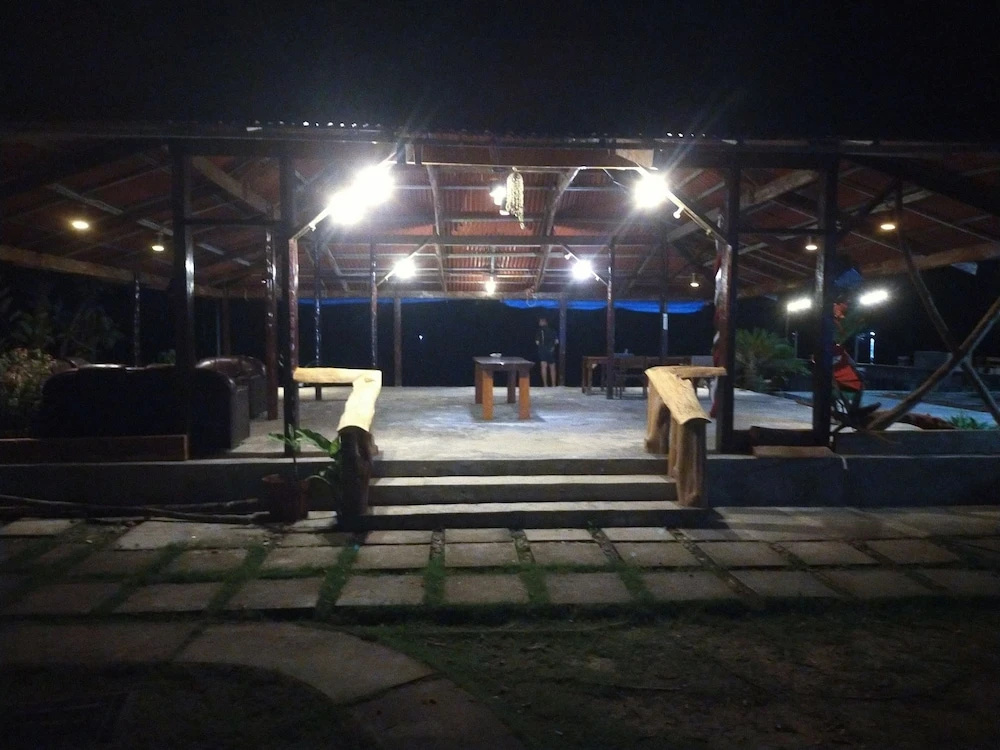 Baloho Beach Hotel