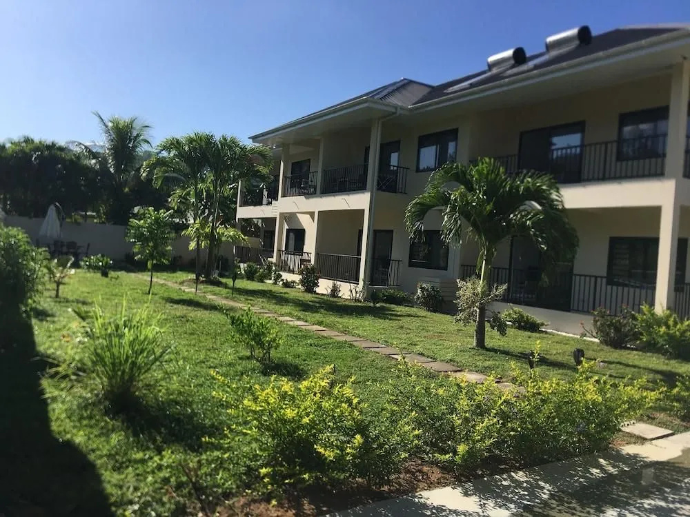 Creole Breeze Self Catering Apartments — фото