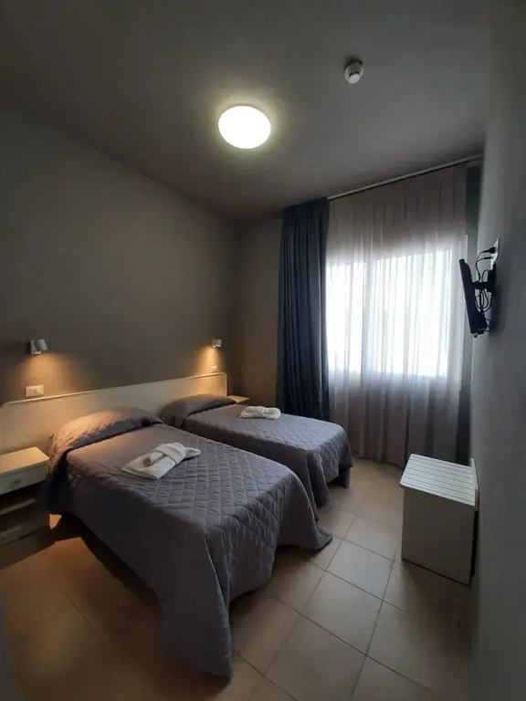 Standard Double room with balcony (full double bed)