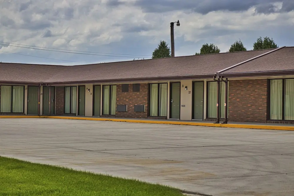 Trade Winds Motel