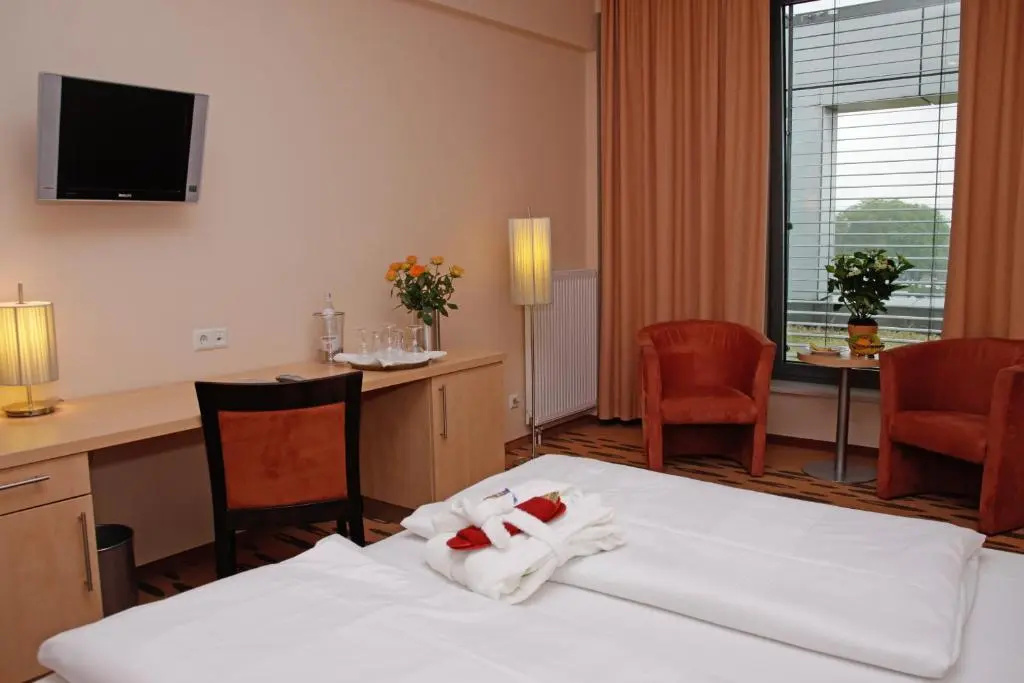 Superior Double room with city view (full double bed)