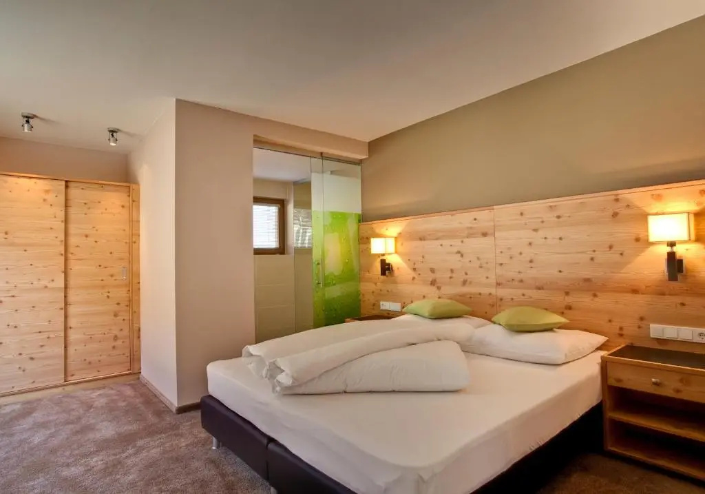 Standard Double room with balcony (full double bed)