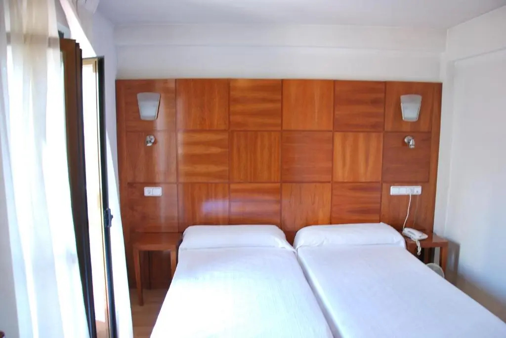 Superior Double room with city view (full double bed)