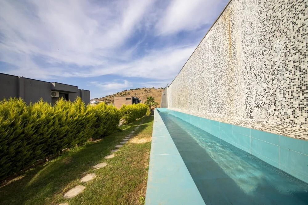 Comfy Villa With Shared Pool and Gym in Milas