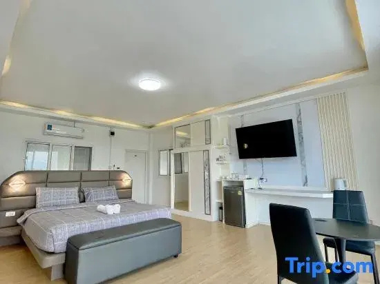 Deluxe Double room with river view (full double bed)