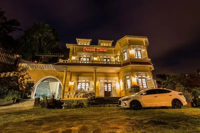 Dragon Dalat Hotel By Zuzu