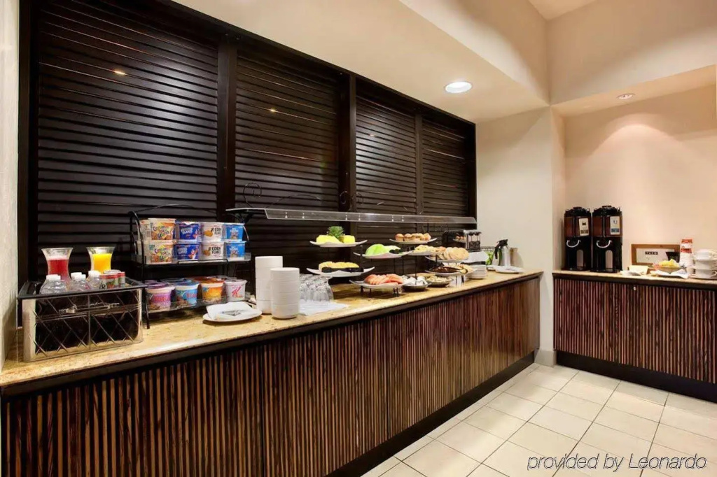 Hilton Stockton - фото 11