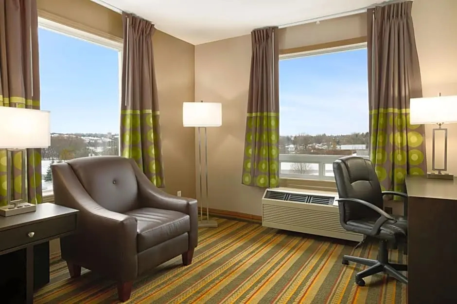 Uno Thames Hotel -Reopened Brand New Again -FREE PARKING - Chambres