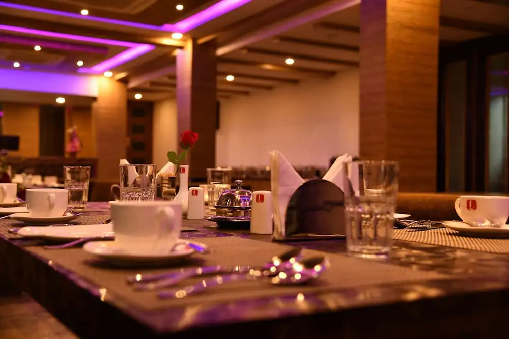 Food & Beverage