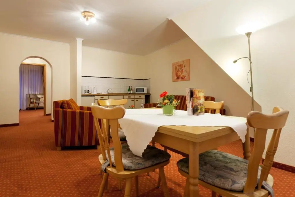 Standard Triple room