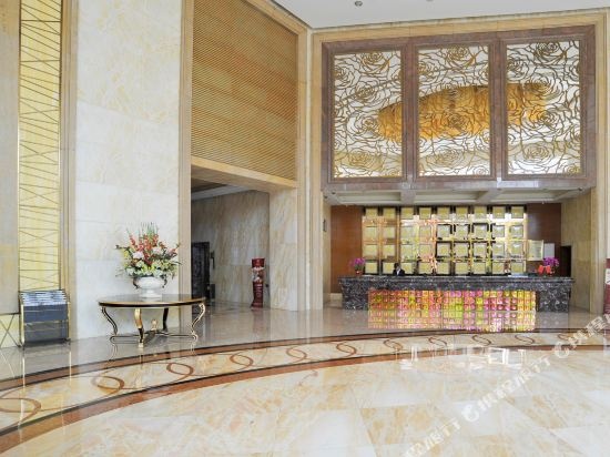 Golden Wave Hotel