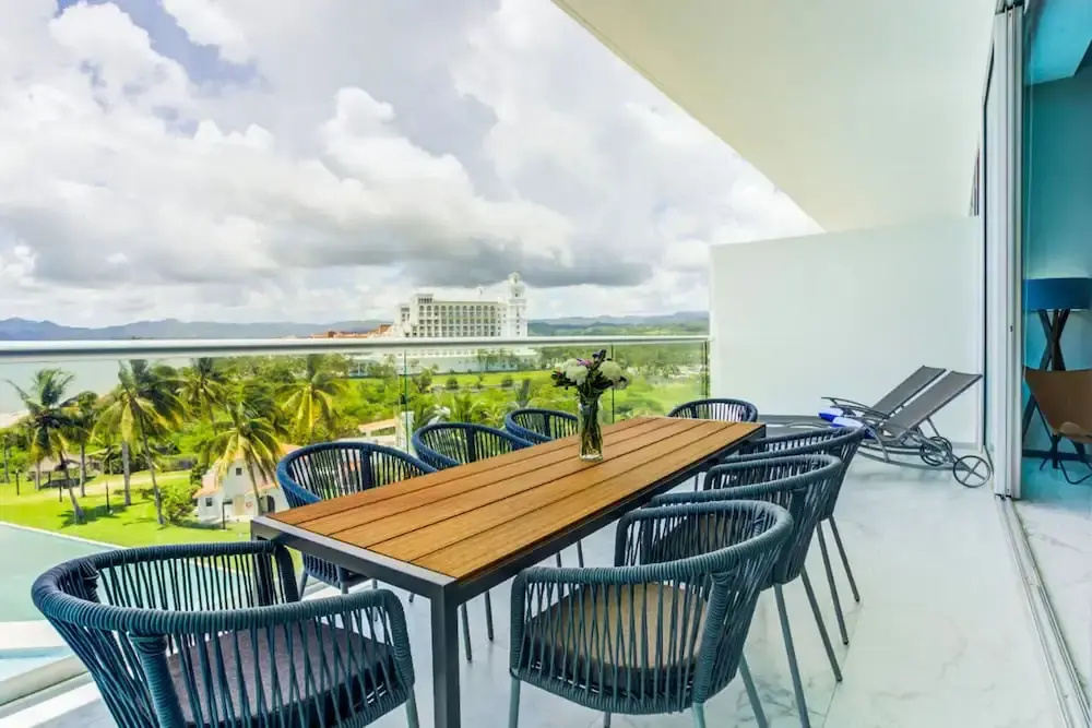 NEW Beachfront Marítima Condos 2 Pools