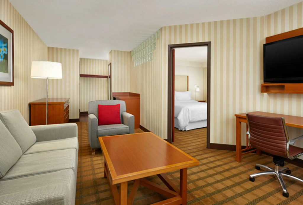 Four Points by Sheraton Edmonton South - фото 3