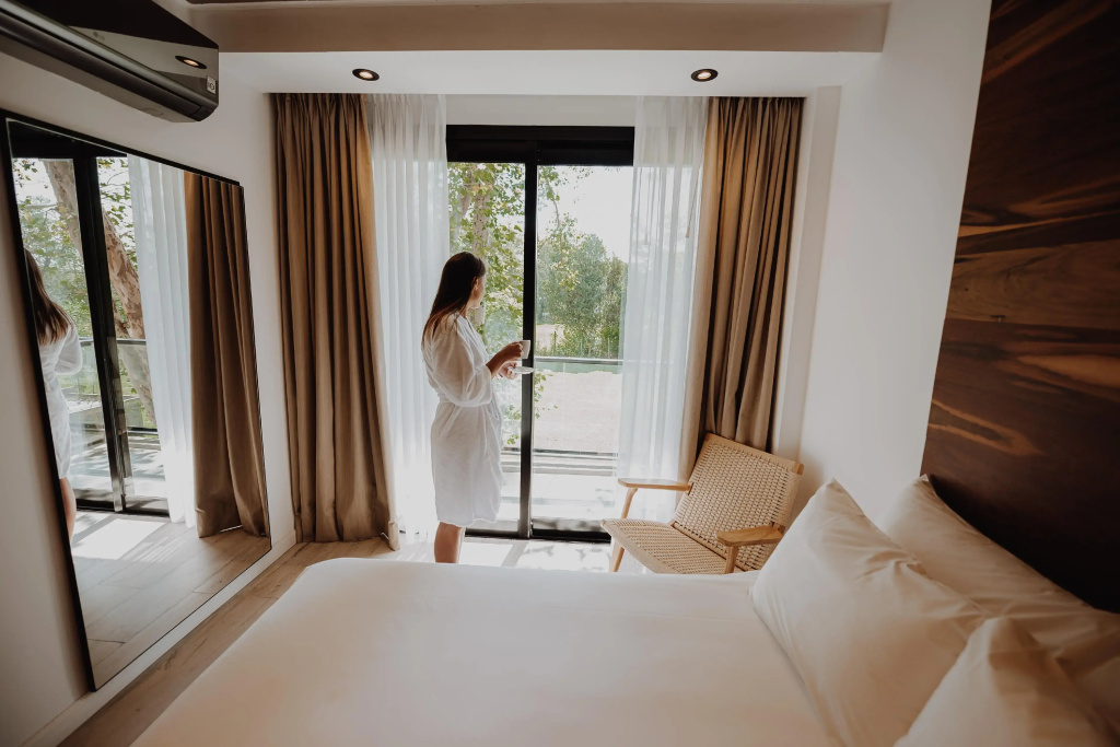 Deluxe Quadruple room (full double bed)
