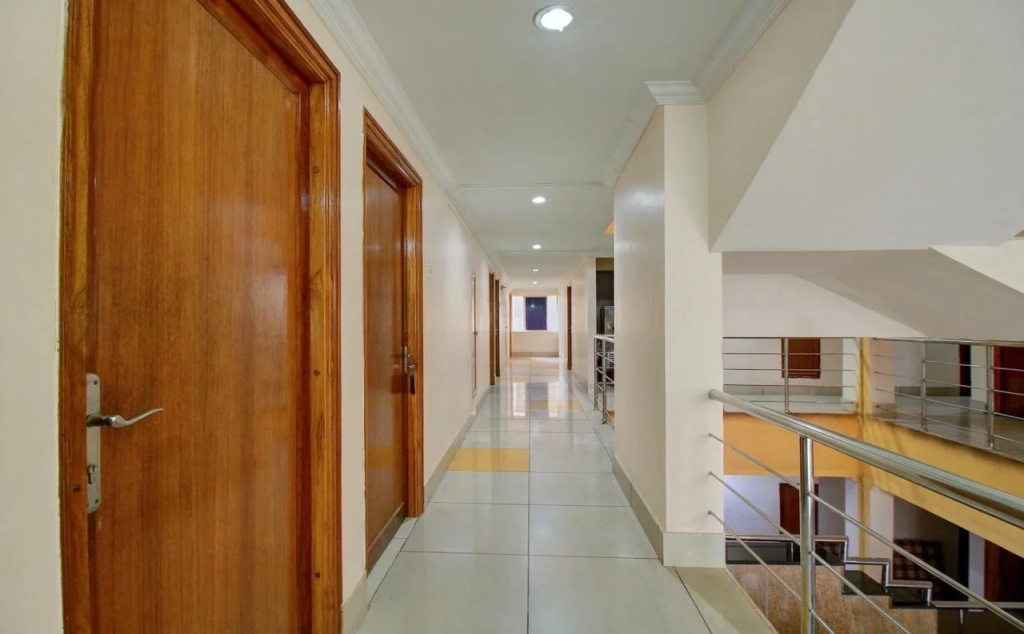 Lobby & Reception