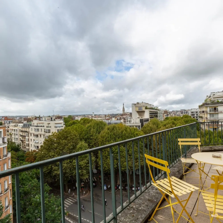Amiral View Great 1 Bedroom Apartment in Paris