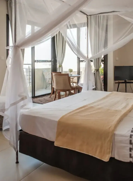 Superior Double room with city view (full double bed)