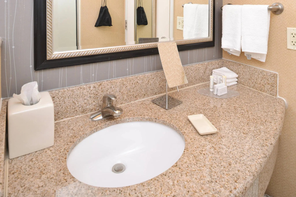 2 Bedrooms Double Suite (full double bed)