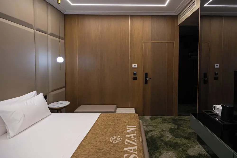 Economy room