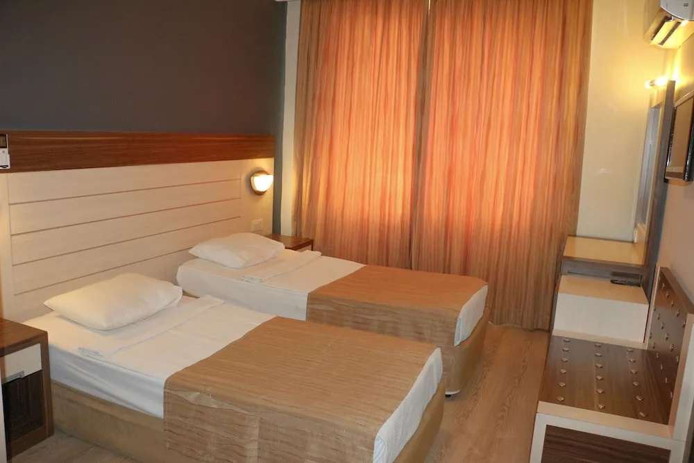 Economy Double room (twin beds)