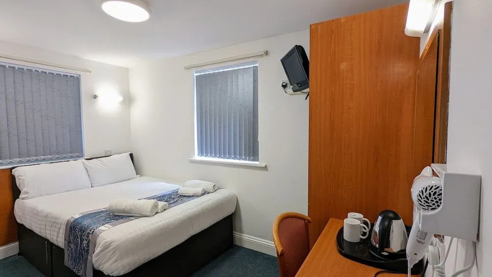 SK Heathrow Hotel — фото