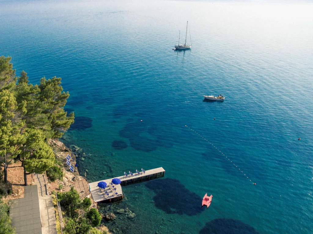 Beach & Waterfront