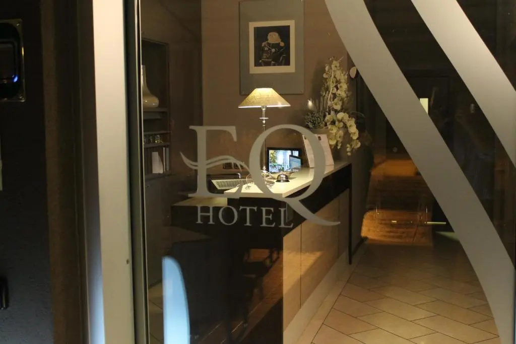 Lobby & Reception