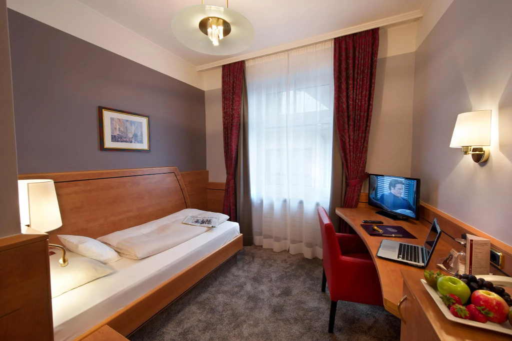 Basic Single room