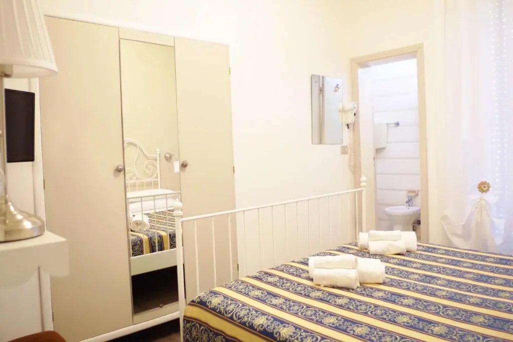 Standard Double room with balcony (full double bed)