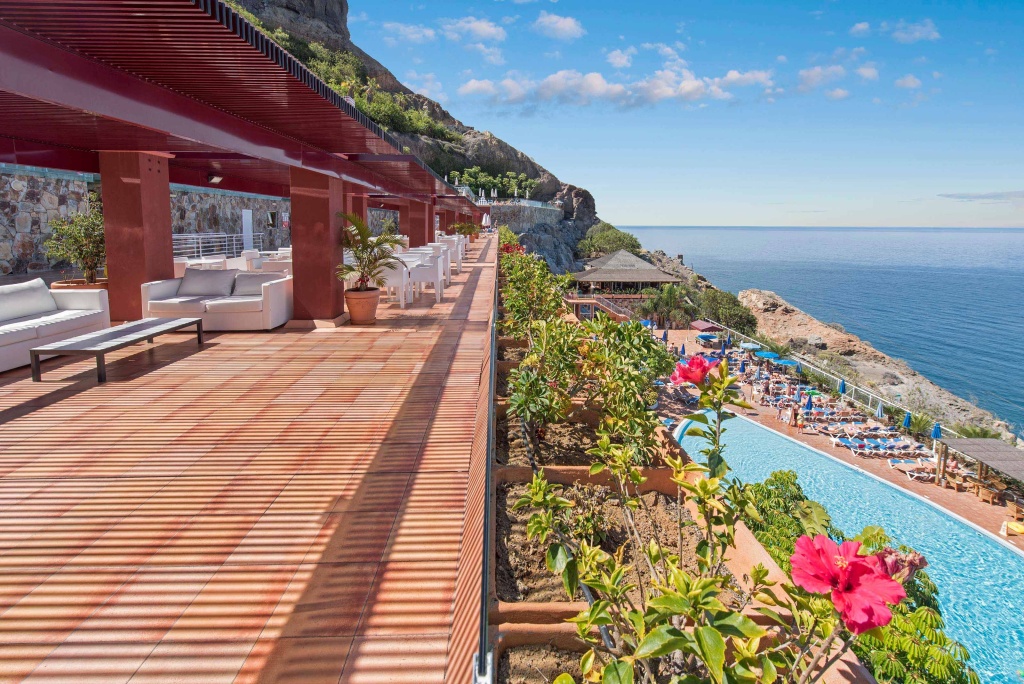 Beach & Waterfront