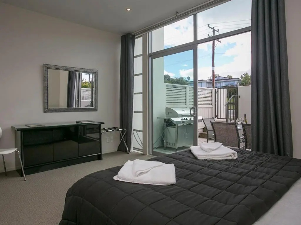 Marinaside Villa - Taupo Holiday Apartment
